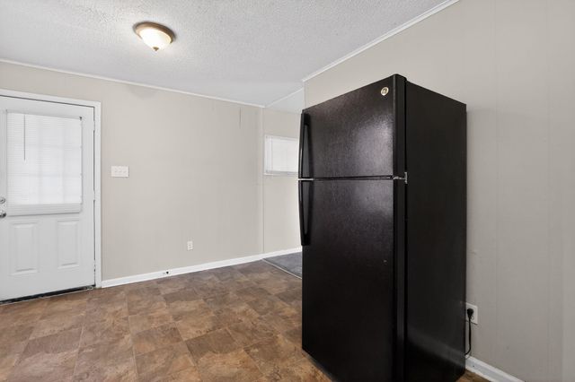 721 WESTERN PARK DR, Memphis, TN 38109