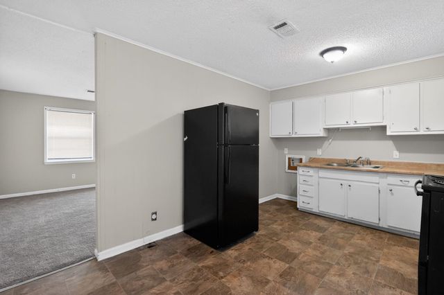 721 WESTERN PARK DR, Memphis, TN 38109