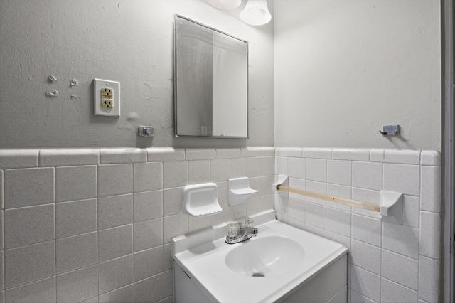 721 WESTERN PARK DR, Memphis, TN 38109