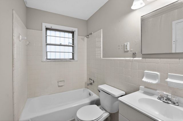 721 WESTERN PARK DR, Memphis, TN 38109