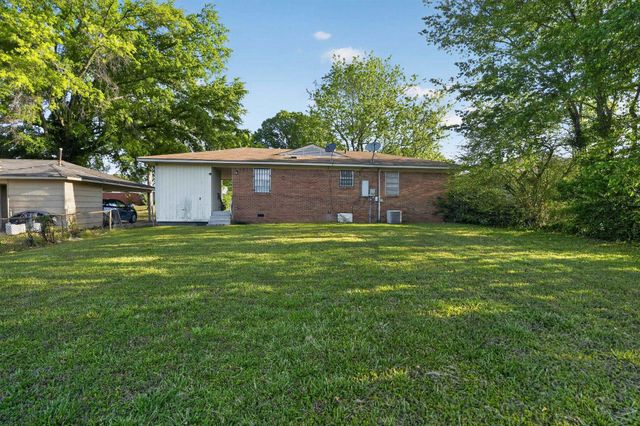 721 WESTERN PARK DR, Memphis, TN 38109