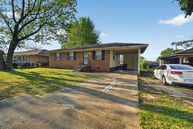 721 WESTERN PARK DR, Memphis, TN 38109