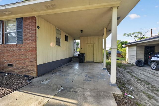 721 WESTERN PARK DR, Memphis, TN 38109