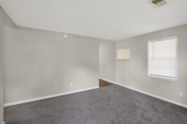 721 WESTERN PARK DR, Memphis, TN 38109