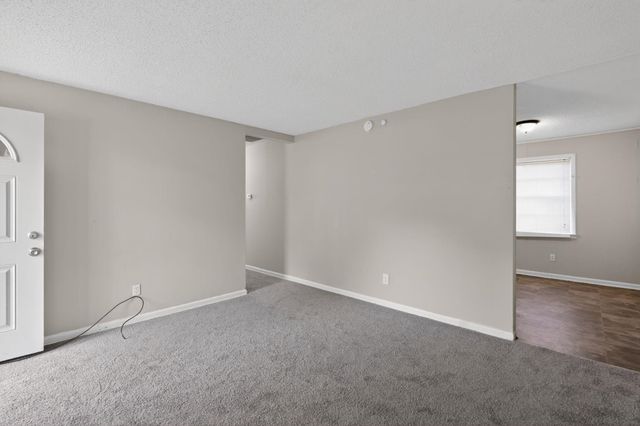 721 WESTERN PARK DR, Memphis, TN 38109