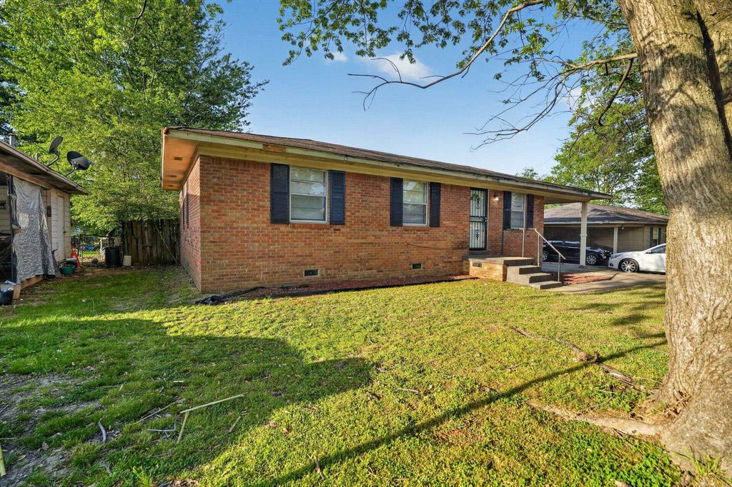 721 WESTERN PARK DR, Memphis, TN 38109