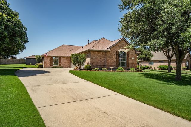 101 Indian Paint Drive, Justin, TX 76247