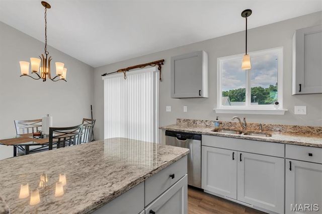 912 Mohawk Court, Warrenton, MO 63383