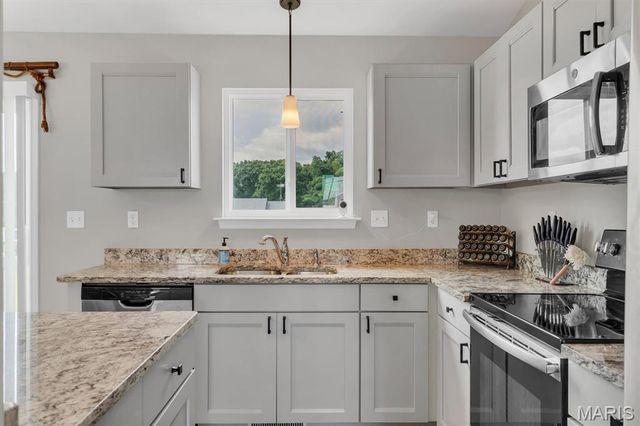 912 Mohawk Court, Warrenton, MO 63383