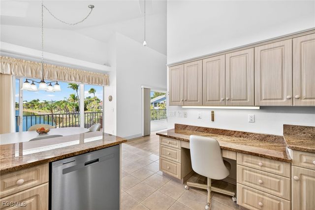 517 Lake Murex CIR, Sanibel, FL 33957