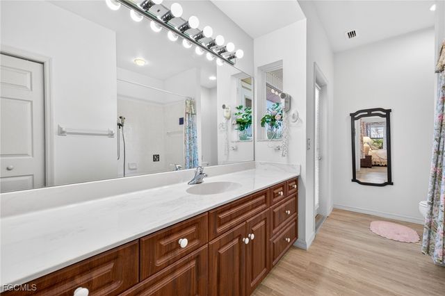 517 Lake Murex CIR, Sanibel, FL 33957