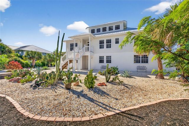 517 Lake Murex CIR, Sanibel, FL 33957