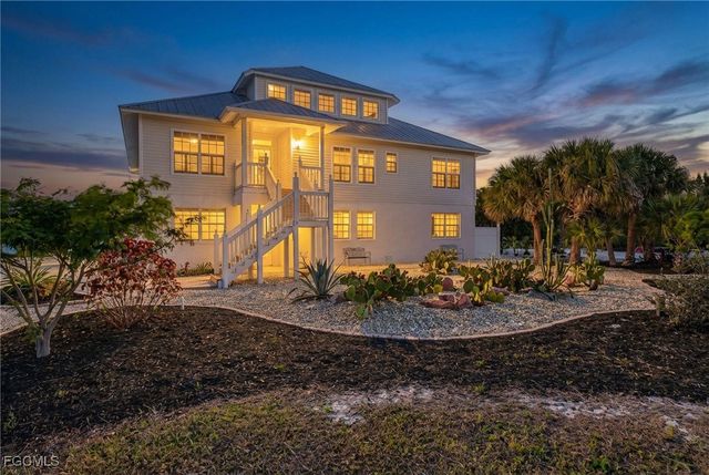 517 Lake Murex CIR, Sanibel, FL 33957