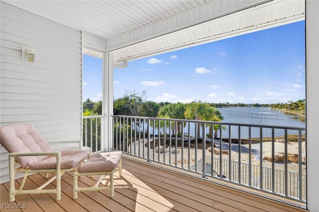 517 Lake Murex CIR, Sanibel, FL 33957