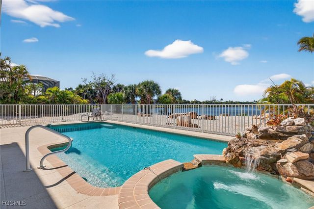 517 Lake Murex CIR, Sanibel, FL 33957
