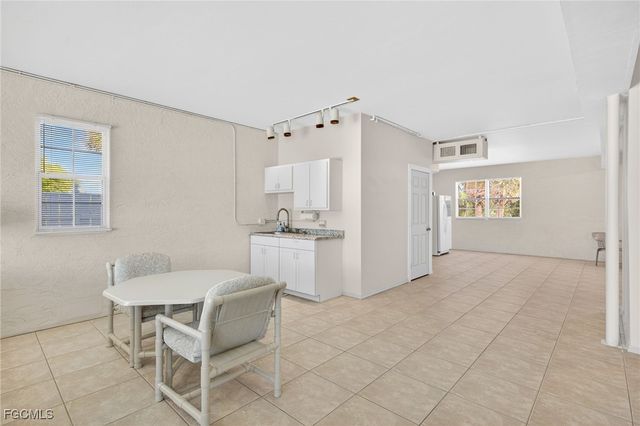 517 Lake Murex CIR, Sanibel, FL 33957