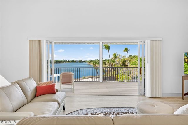 517 Lake Murex CIR, Sanibel, FL 33957