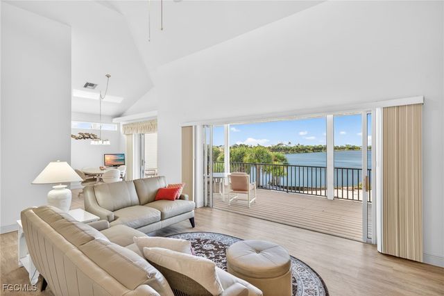 517 Lake Murex CIR, Sanibel, FL 33957