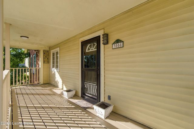 3008 Treeview Ct, Louisville, KY 40214