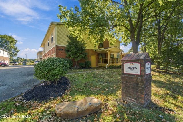 3008 Treeview Ct, Louisville, KY 40214