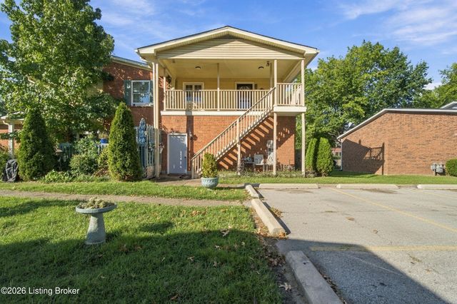 3008 Treeview Ct, Louisville, KY 40214