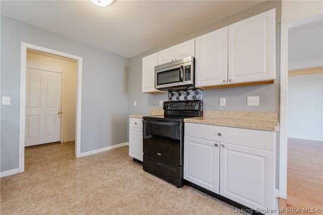 2225 Woodland Drive, Jeffersonville, IN 47130