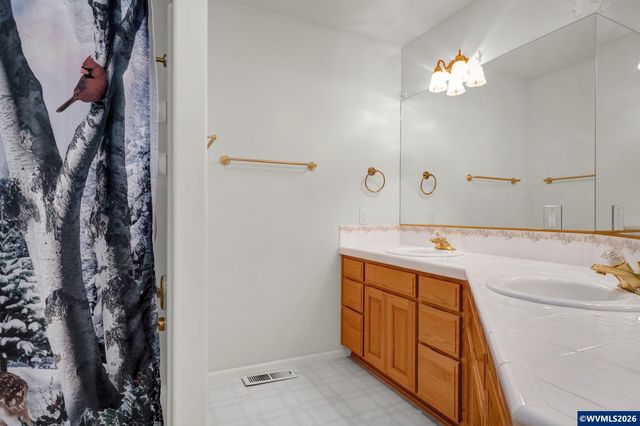 3475 Valley View Dr NW, Albany, OR 97321