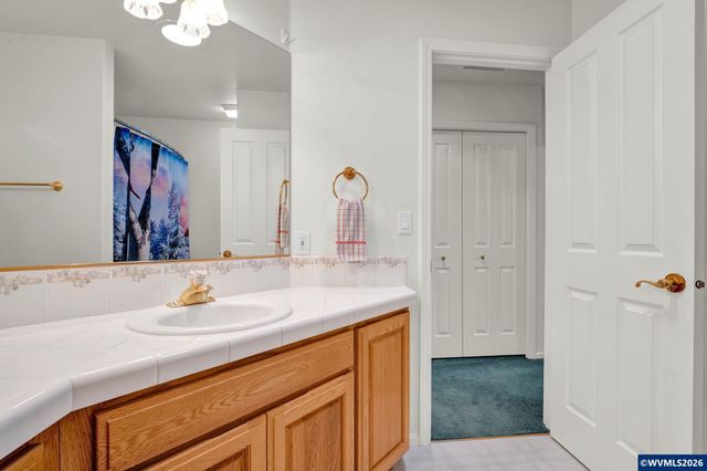 3475 Valley View Dr NW, Albany, OR 97321