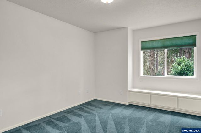 3475 Valley View Dr NW, Albany, OR 97321