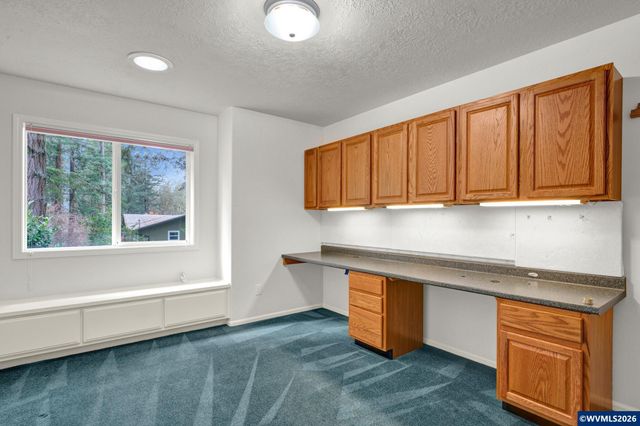 3475 Valley View Dr NW, Albany, OR 97321