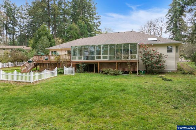 3475 Valley View Dr NW, Albany, OR 97321