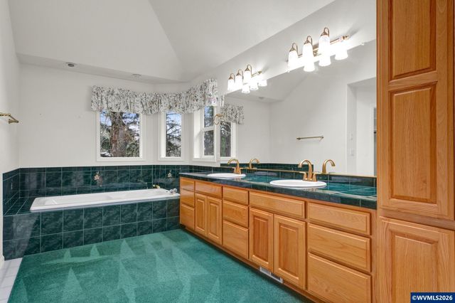 3475 Valley View Dr NW, Albany, OR 97321