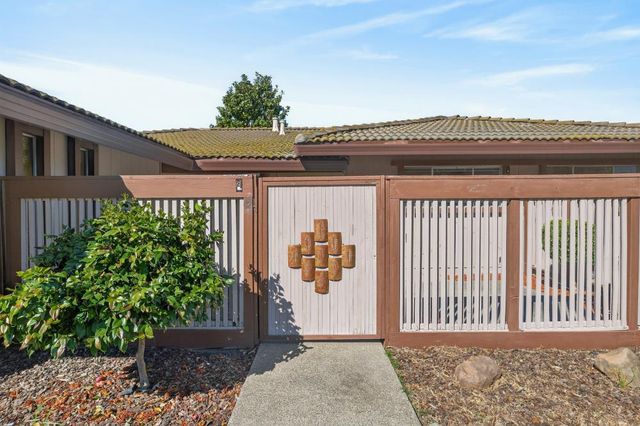 7394 Farm Dale Way, Sacramento, CA 95831