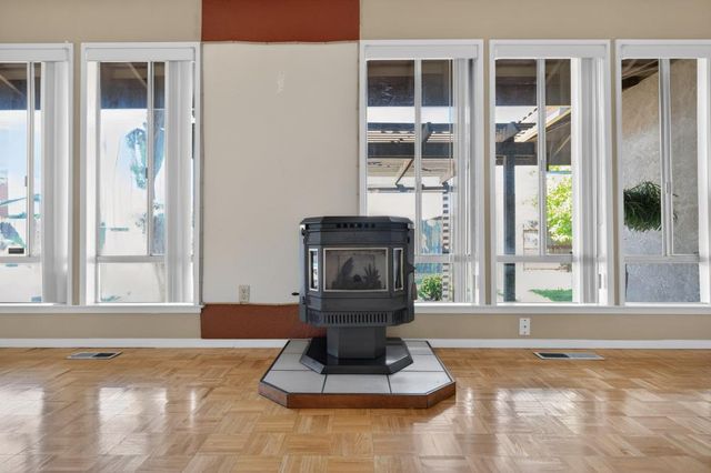 7394 Farm Dale Way, Sacramento, CA 95831