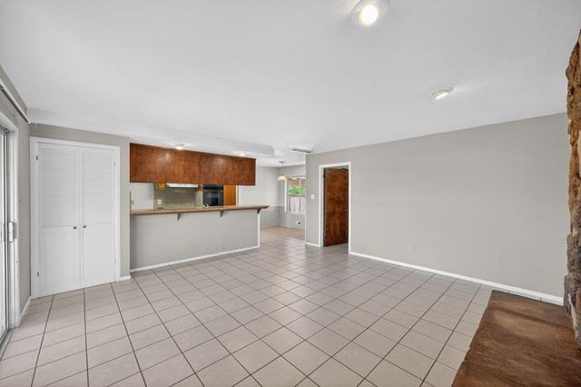 7394 Farm Dale Way, Sacramento, CA 95831