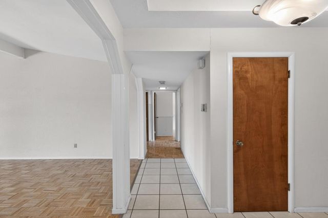 7394 Farm Dale Way, Sacramento, CA 95831