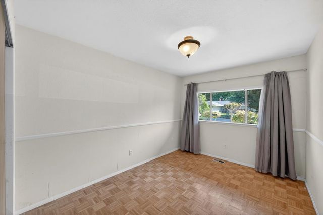 7394 Farm Dale Way, Sacramento, CA 95831