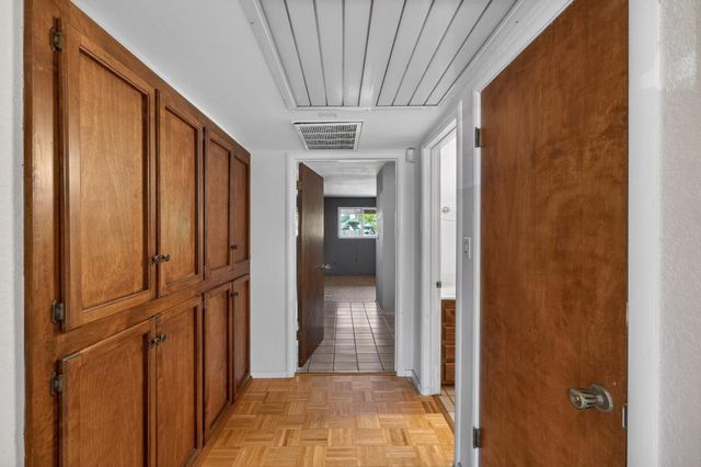 7394 Farm Dale Way, Sacramento, CA 95831