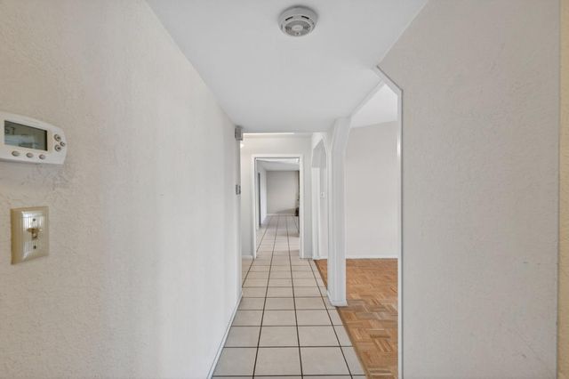 7394 Farm Dale Way, Sacramento, CA 95831