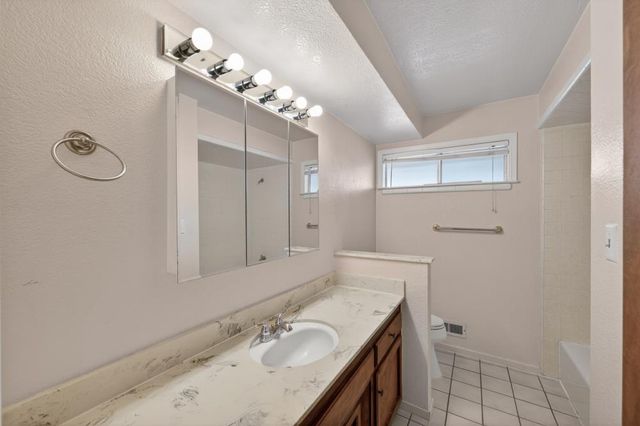 7394 Farm Dale Way, Sacramento, CA 95831