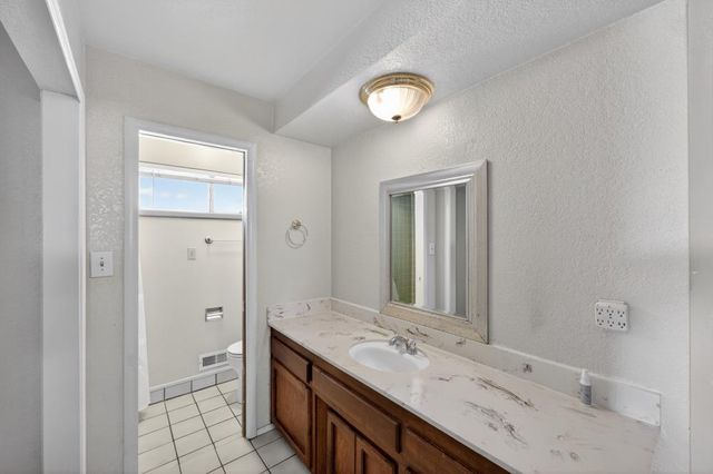 7394 Farm Dale Way, Sacramento, CA 95831