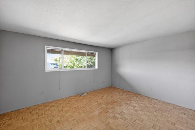 7394 Farm Dale Way, Sacramento, CA 95831