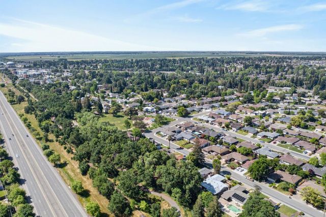 7394 Farm Dale Way, Sacramento, CA 95831