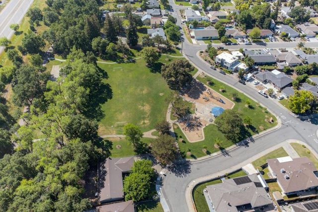 7394 Farm Dale Way, Sacramento, CA 95831