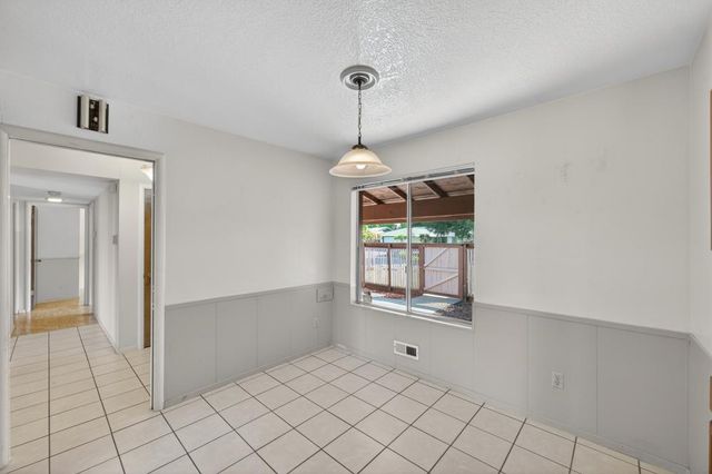 7394 Farm Dale Way, Sacramento, CA 95831