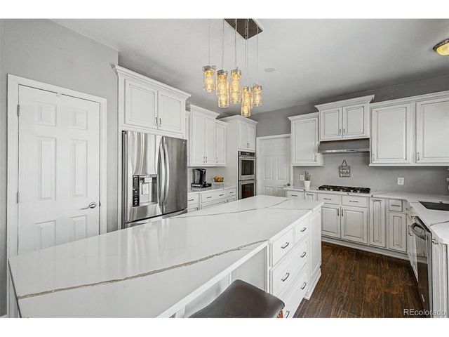 9815 Eagle Creek Cir, Commerce City, CO 80022