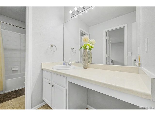 9815 Eagle Creek Cir, Commerce City, CO 80022