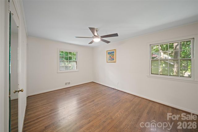 24 Warwick Place, Asheville, NC 28804