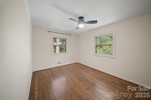 24 Warwick Place, Asheville, NC 28804