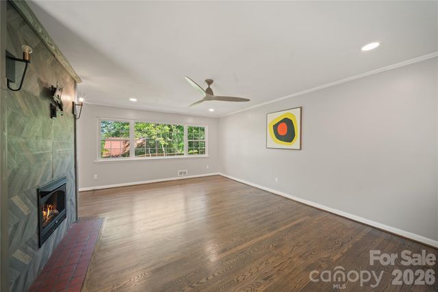 24 Warwick Place, Asheville, NC 28804